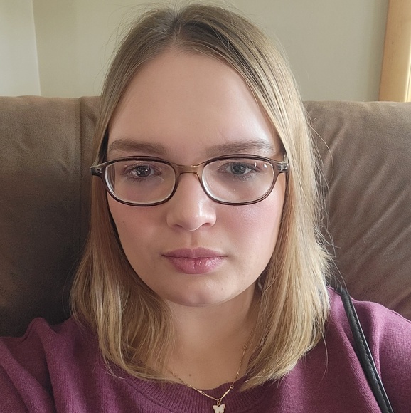 Meet your Posher, Jessica - Picture 1 of 1